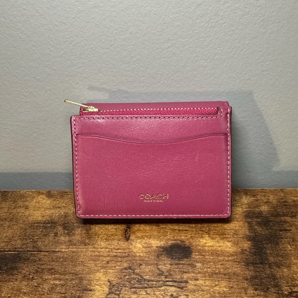 Coach Essential Card Holder Wallet - Picture 2 of 15